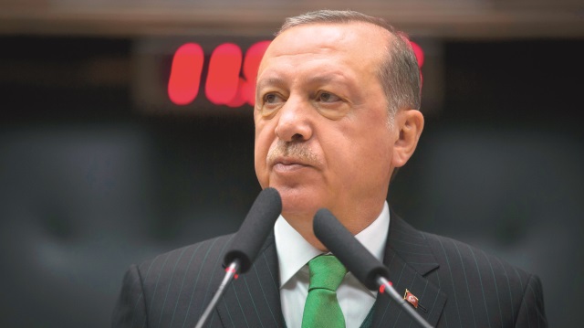 Cumhurbaşkanı Erdoğan, Suriye’deki terör yuvalarını dağıtmaya kimsenin engel olamayacağını belirterek, “Ben her zaman ne diyorum. ‘Bir gece ansızın.’ Geceler biliyorsunuz sayısızdır” dedi. 