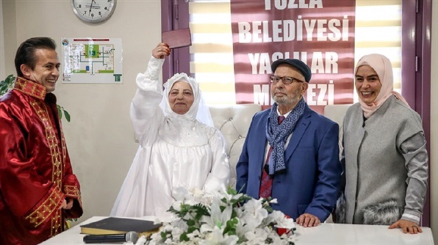 ​حفلة زفافهما بعد 63 عامًا من الزواج.. تعرّف على قصة زوجين تركيين
