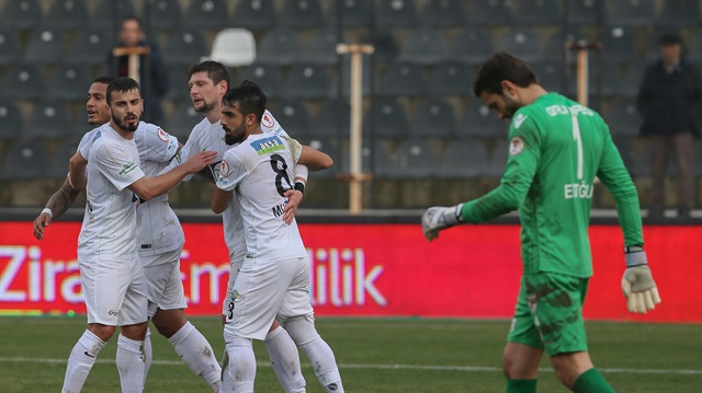 Akhisarspor adını çeyrek finale yazdırdı