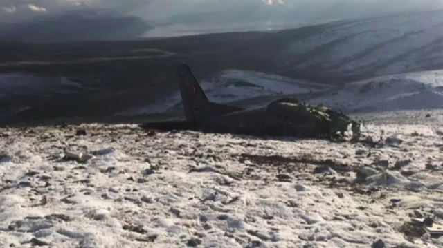 Isparta'da CASA tipi askeri uçağın düşmesi sonucu 2 pilot, bir teknisyen şehit oldu. 