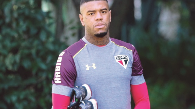 Sarı-kırmızılıların kaleci antrenörü Taffarel'in transferi için uğraş verdiği Junior Tavares için Sao Paulo'ya yapılan teklifin detayı belli oldu.