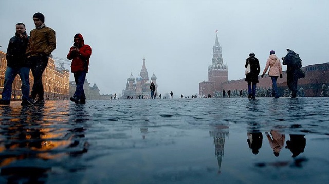 Moskova tarihindeki bir önceki en karanlık ay, güneşin yalnızca 3 saat görüldüğü Aralık 2000’de yaşanmıştı.  

