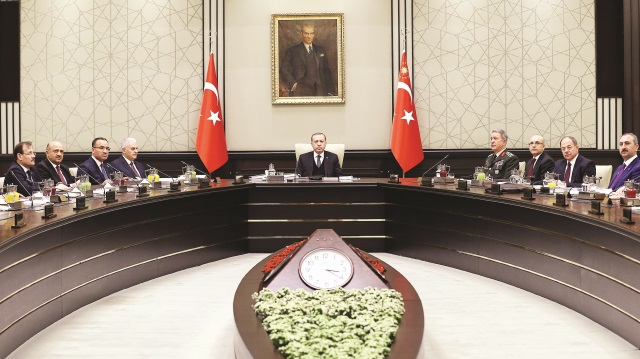 ​Milli Güvenlik Kurulu’nun (MGK) 2018 yılındaki ilk toplantısı Cumhurbaşkanı Tayyip Erdoğan başkanlığında Cumhurbaşkanlığı Külliyesi’nde yapıldı. 