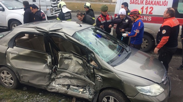 Aksaray’da ambulans ile otomobil çarpıştı: 5 yaralı