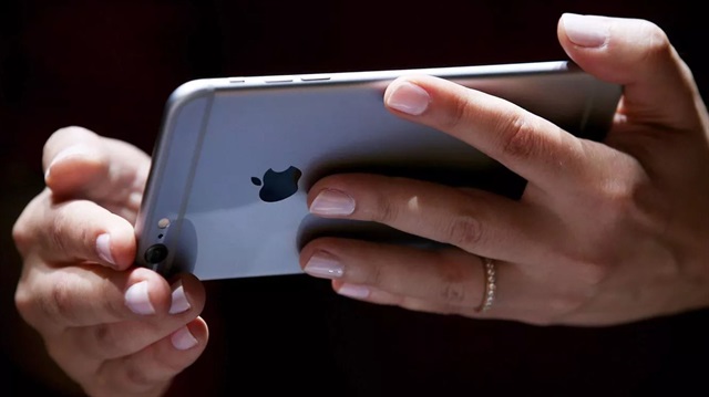 Apple, iPhone'ların "yavaşlatılması" konusunda yeni bir çözüm geliştiriyor