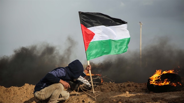 Gazze'nin farklı yerinde toplanan göstericiler, "Kudüs özgürleşene kadar öfkemiz sürecek" dediler.