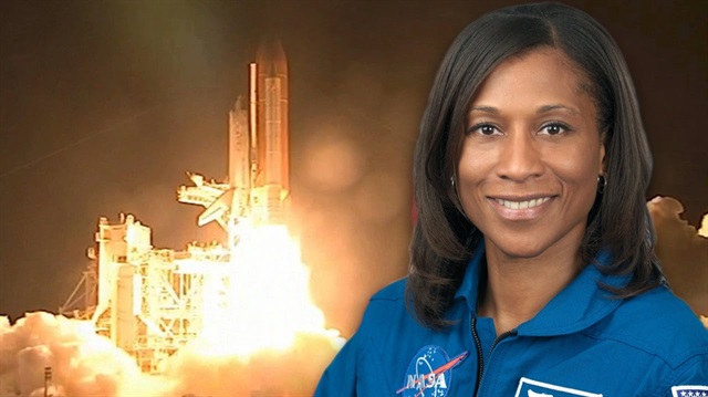 Afroamerikan kadın astronot Jeanette Epps