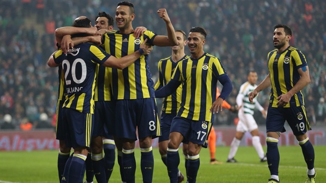 Josef bu sezon Fenerbahçe forması ile çıktığı 20 maçta 1 gol ve 1 asistlik performans sergiledi.