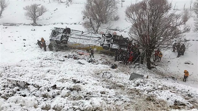 The bus was travelling from Hatay to Muş when it flew into a lake 