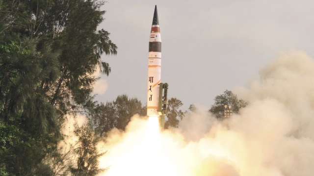 Hindistan kıtalar arası balistik füze test etti