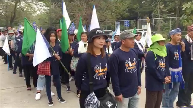 Members from various Thai civil rights groups including alternative farming, anti-mining and healthcare networks joined the march.