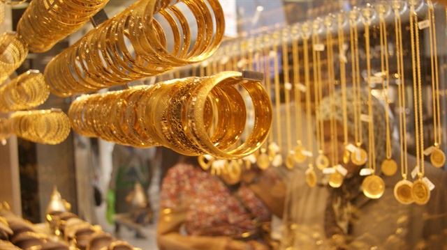 Altının ons fiyatı yüzde 0,5'lik artışla 1.332,8 dolar seviyelerinde işlem gördü.