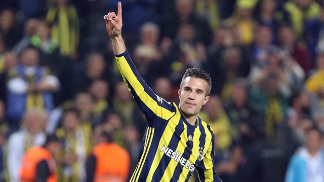 Fenerbahçe formasıyla 90 maça çıkan Van Persie 40 gol atarken 8 asist kaydetti.