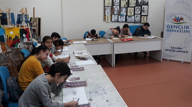 Samsunlu gençlerin sınırdaki Mehmetçiklerimize gönderdikleri eserler