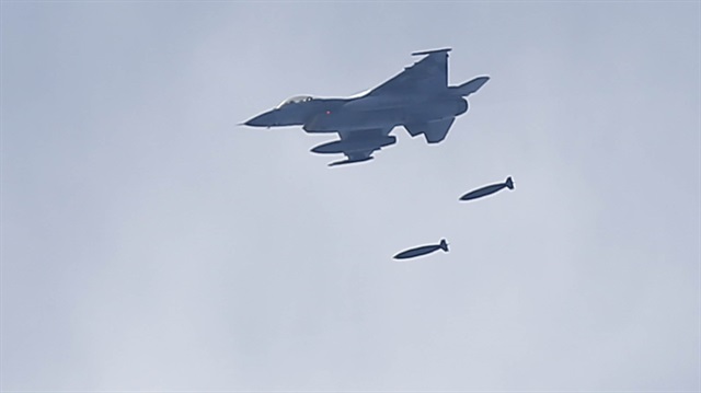 Afrin uçaklarla bombalandı. 