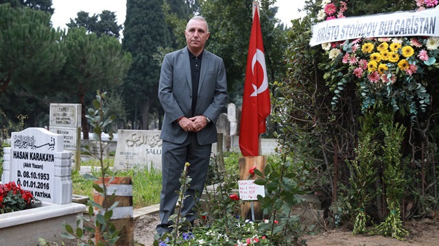 Eski Barcelonalı futbolcudan Naim Süleymanoğlu'nun kabrine ziyaret