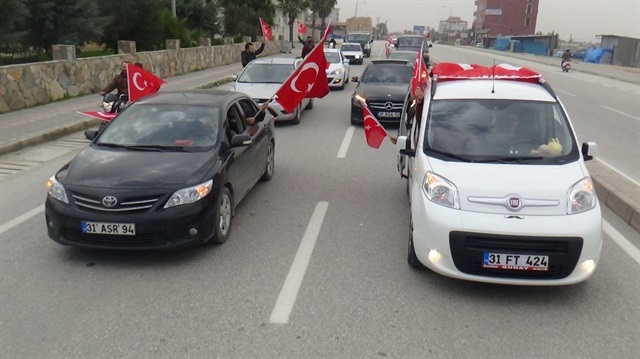Zeytin Dalı Harekatı'na katılan askerlere destek konvoyu. 