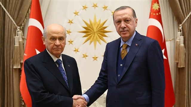 زعيم "الحركة القومية" يؤكّد لأردوغان دعمه لـ"غصن الزيتون"