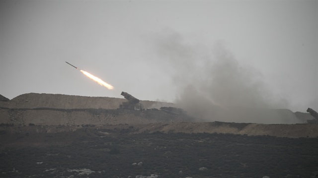 "غصن الزيتون".. قصف مواقع الإرهابيين في عفرين بالمدفعية والقاذفات الصاروخية