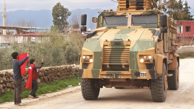 ​Türk askerinin Afrin'de yürüttüğü Zeytin Dalı Harekatı ülkedeki tüm kesimlerden büyük destek görüyor.