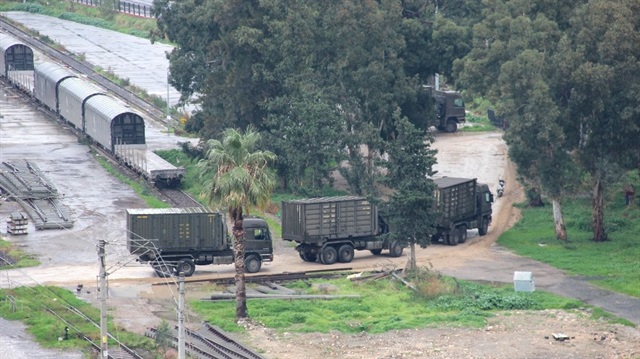 ​Hatay’ın sınır bölgesine Türk Silahlı Kuvvetleri (TSK) tarafından askeri lojistik malzeme sevkiyatı sürüyor.​