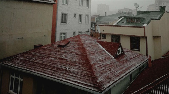 İstanbul’da kar yağışı etkili olmaya başladı. 