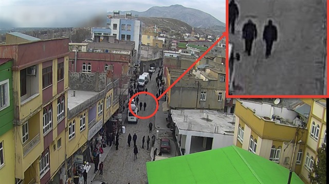 Güvenlik kamerası görüntülerini inceleyen polis ekipleri 3 şüpheliyi yakaladı. 