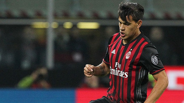 Paraguaylı oyuncu 2 sezondur Milan forması giyiyor.