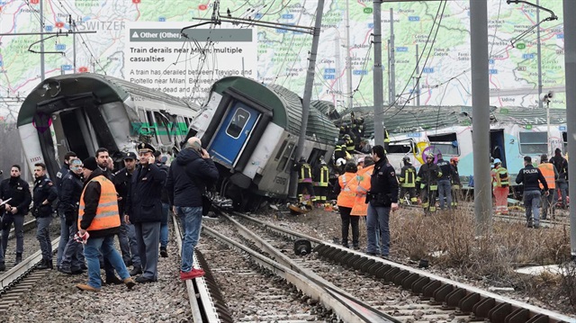 İtalya'da gerçekleşen tren kazasında ilk açıklanan bilgilere göre çok sayıda yaralı var ve durumları ağır.