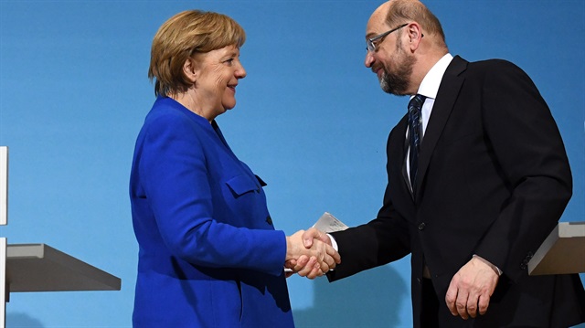 Almanya'da koalisyon arayışları sürüyor.   