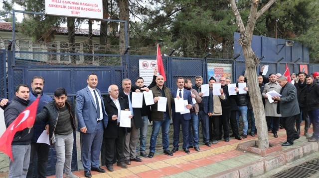 Yurdumuzun çeşitli illerinde vatandaşlar gönüllü askerlik başvurusunda bulundu.