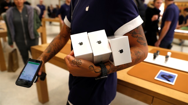 Apple, yeni tanıttığı modellerle satış rekorları kırmaya devam ediyor. 