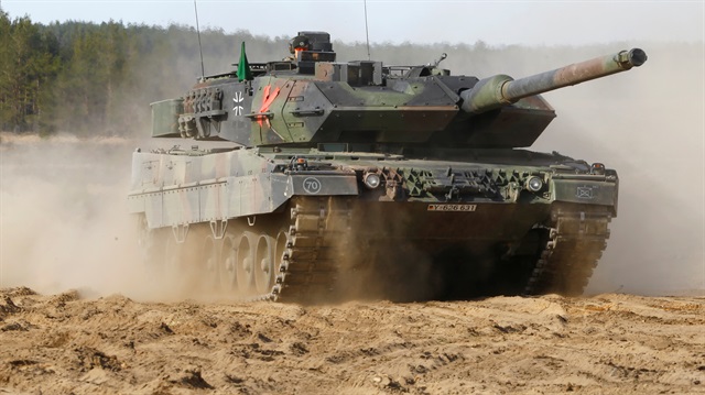 Almanya’dan 2006 ile 2011 yılları arasında 354 adet Leopard II A4 satın alındı.