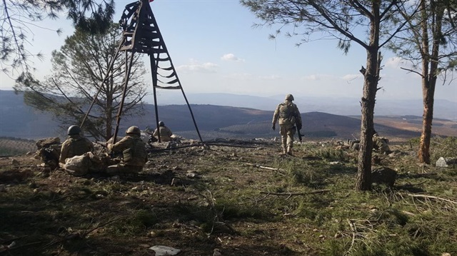 Türk Silahlı Kuvvetleri'nin Afrin'i teröristlerden temizlemek için başlattığı Zeytin Dalı Harekatı, dokuzuncu gününde devam ediyor. Mehmetçik, Burseya Dağı'nın zirvesinde... 