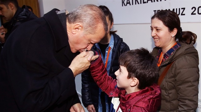 Cumhurbaşkanı Erdoğan şehit polisin ailesi ile görüştü
