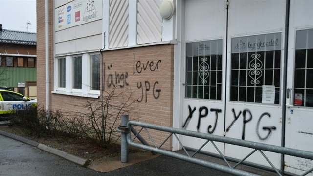 PKK/PYD supporters vandalize building of Union of European Turkish Democrats, write pro-PKK slogans on wall