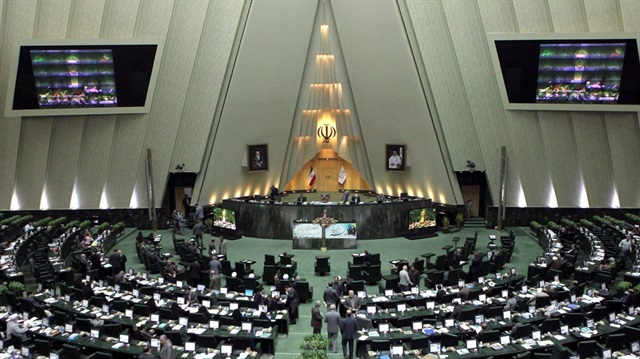 İran'da bütçe tasarısı tartışmaları devam ediyor.