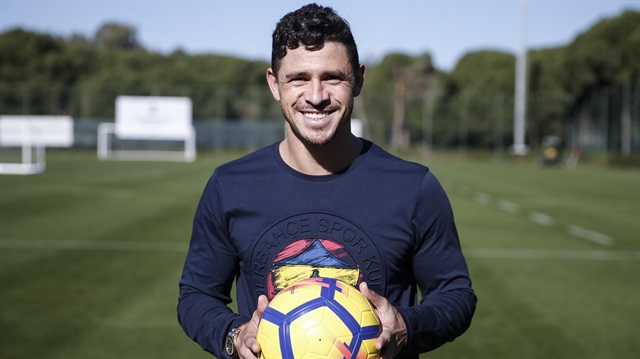 Giuliano bu sezon ligde çıktığı 17 maçta 8 gol atarken 1 de asist yaptı.
