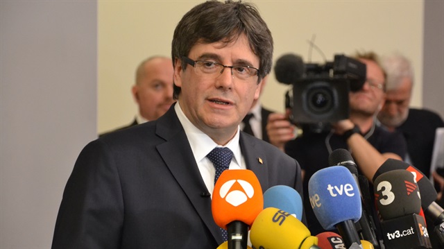 Puigdemont olayı mahremiyetinin ihlali olarak değerlendirdi. 