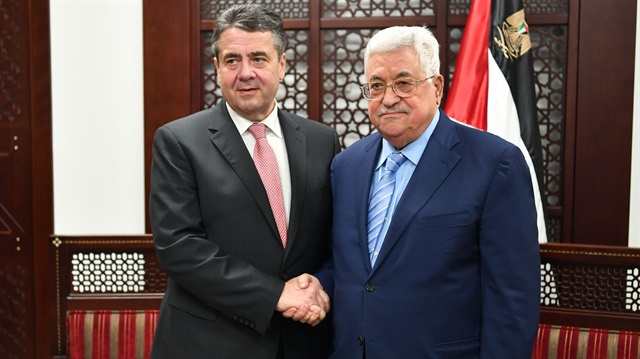 Filistin Devlet Başkanı Abbas, Almanya Dışişleri Bakanı Gabriel'i kabul etti.