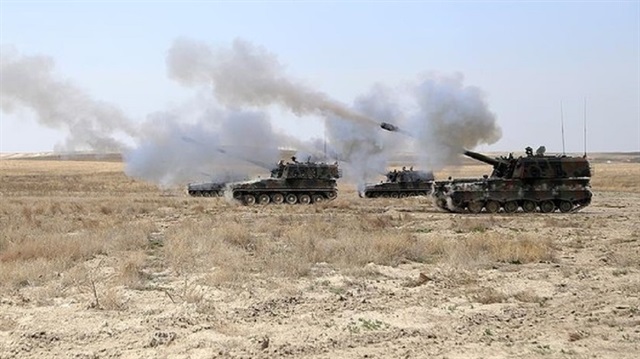 المدفعية التركية تقصف مواقع الإرهابيين في محيط جبل دارماك بعفرين