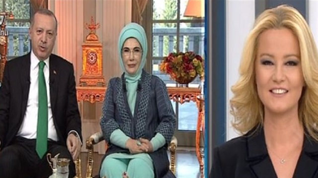 Cumhurbaşkanı Erdoğan, eşi Emine Erdoğan ile birlikte canlı yayına katıldı.