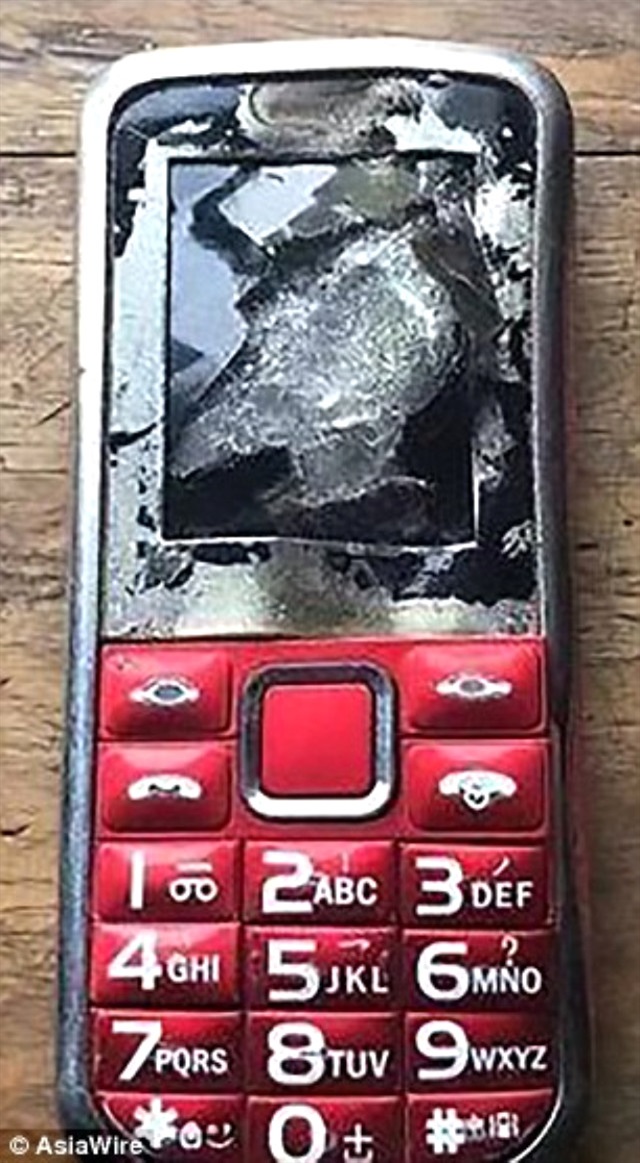 sarjdaki telefon patladi kucuk cocuk