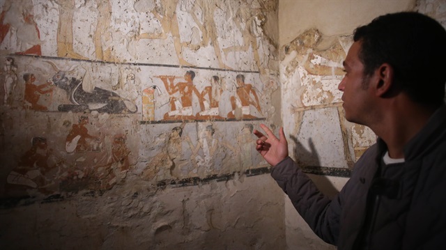 Mısır'ın El-Cebane bölgesinde 4 bin 400 yıllık antik mezar bulundu.