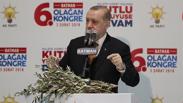أردوغان ينتقد وصف "بي كا كا" وامتداداتها في سوريا بأنها "تنظيمات كردية"