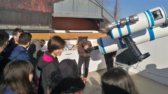 72 yaşındaki 'Astro Cumali', gençlere astronomi eğitimi veriyor!