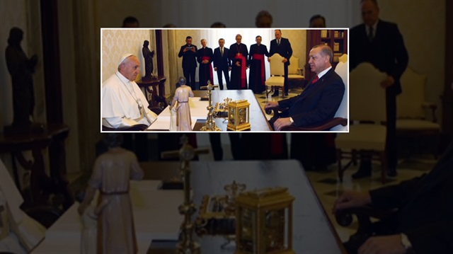 Cumhurbaşkanı Recep Tayyip Erdoğan ile Papa Francis'in görüşmesi başladı. 