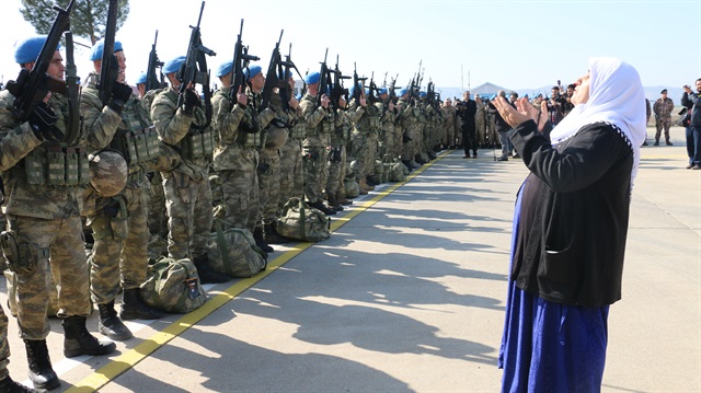 Siirt'ten komandolar Afrin'e dualarla uğurlandı. 