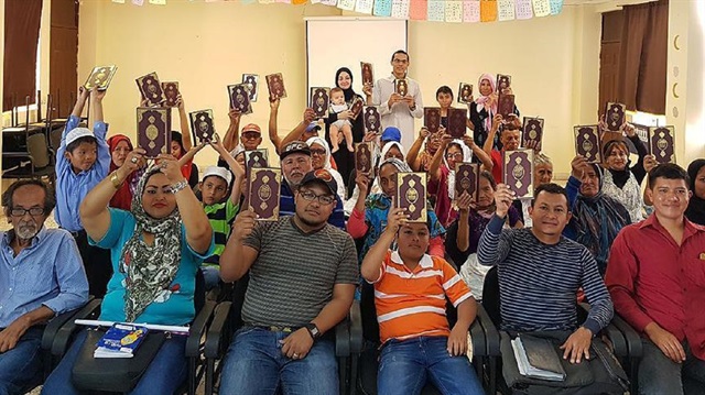 Copies of the Quran to be distributed among Muslims in Guatemala, El Salvador, Colombia, Haiti, Argentina, Chile, Peru, Bolivia, Ecuador and Uruguay as part of the campaign “Let my gift be the Quran” 