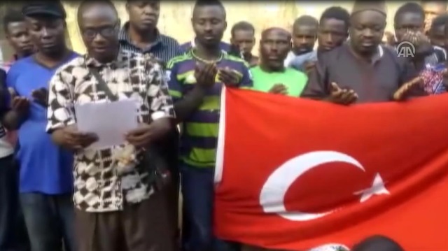 Togo’da Zeytin Dalı Harekatı'nın başarıya ulaşması için 3 dilde dua edildi.
